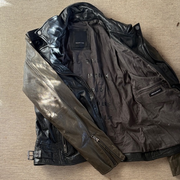 Mauritius Two-Tone Leather Motorcycle Jacket - Picture 5 of 8